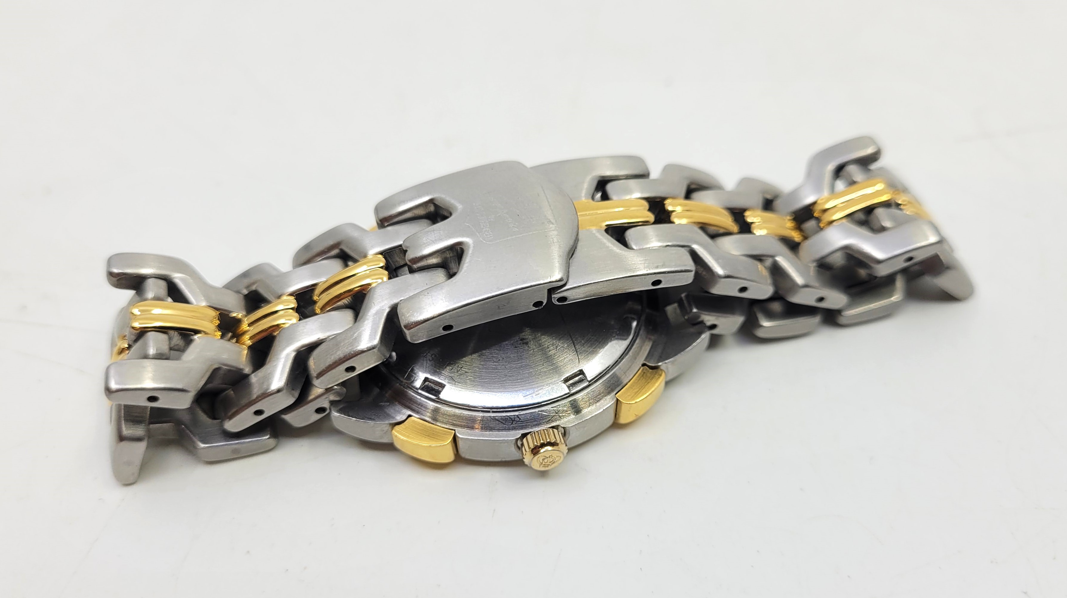 A Raymond Weil 8200 gentleman's stainless steel quartz bracelet watch, having signed black - Image 34 of 39
