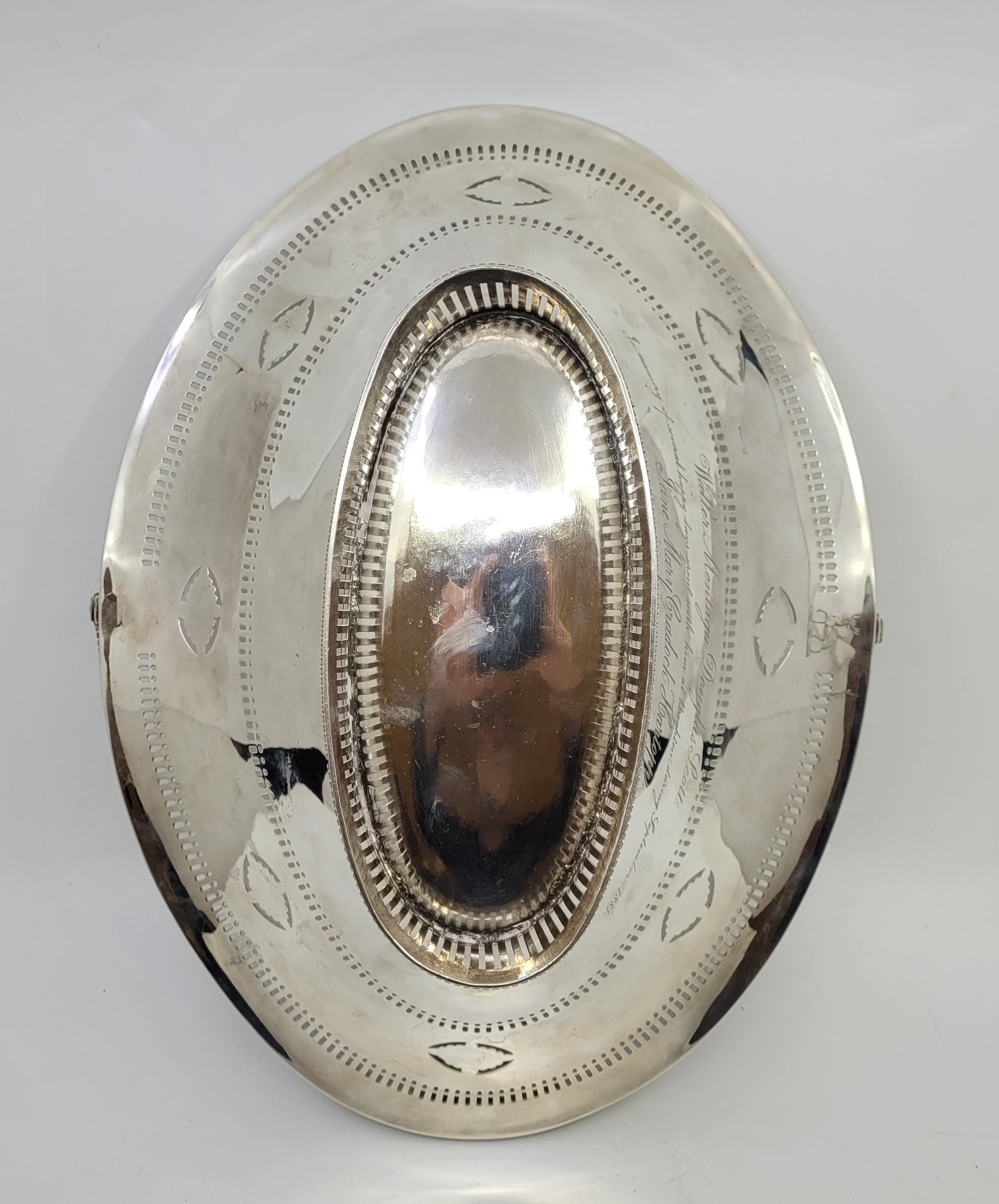 A George III silver swing handled basket, Robert Hennell I, London 1793, of ovoid form, the out - Image 12 of 21