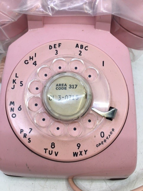 A vintage pink bell telephone (WESTERN ELECTRIC) (C/D, 500, 1-59) - Image 2 of 4