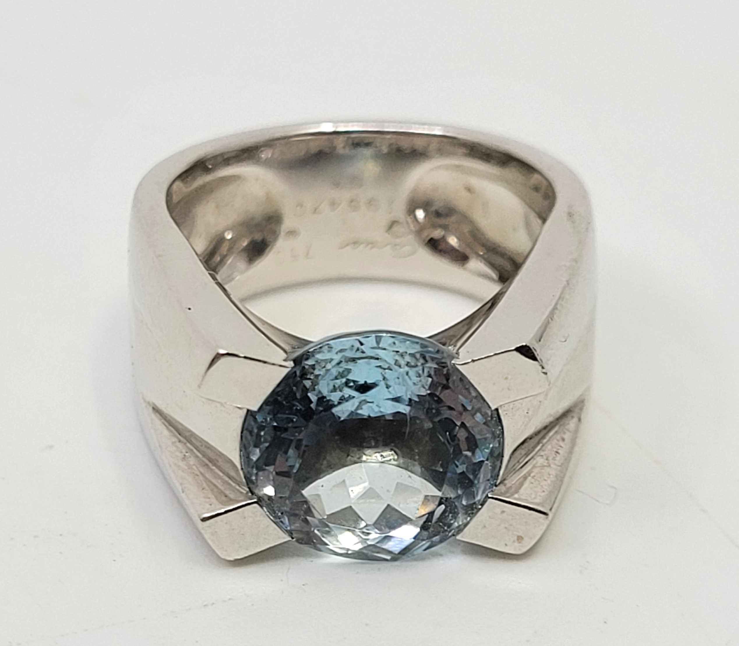 A Cartier 18ct. white gold and aquamarine ring, tension set mixed round cut aquamarine (stone - Image 2 of 24