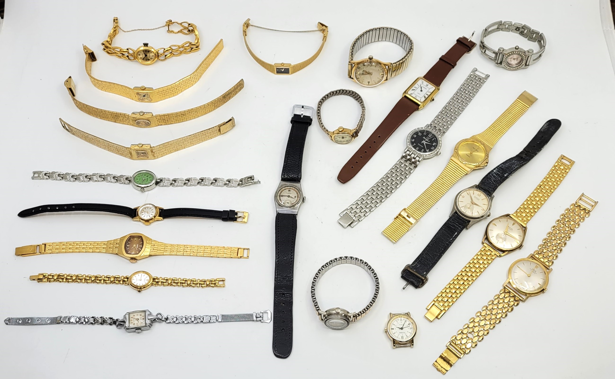 A large collection of gentleman's and ladies' vintage dress watches. (22) - Image 3 of 3