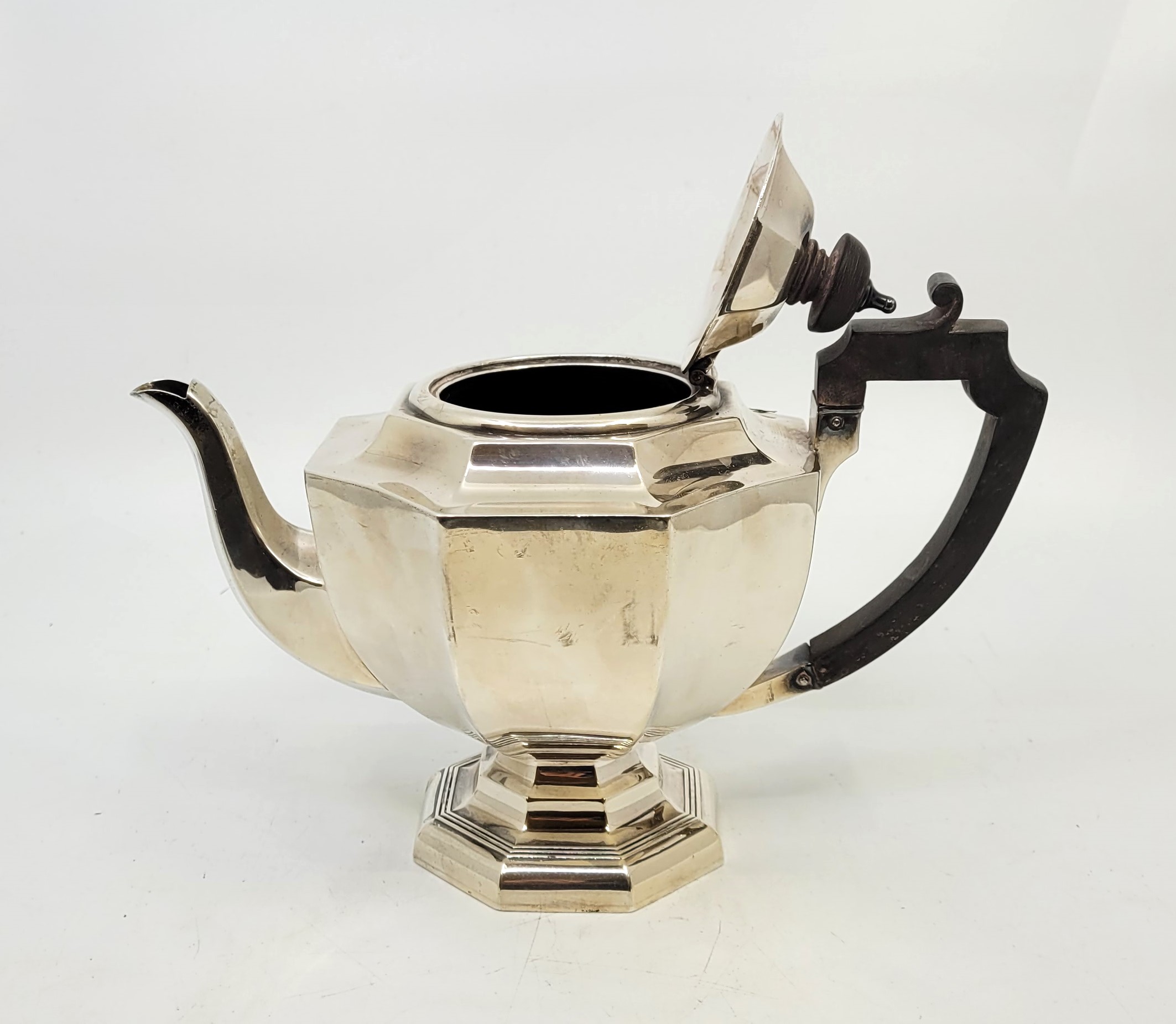 A three piece silver tea service, by G Bryan & Co, Birmingham 1932, comprising teapot, twin - Image 11 of 12