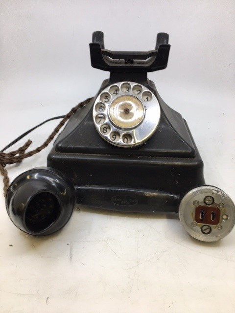 A vintage bell telephone (GPO, PL45/1, No 64), (GPO, 26, H47/1, L40228) (APPVP 2147) - Image 3 of 5