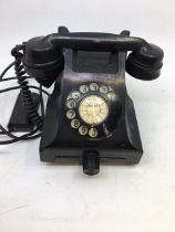 A vintage black bell telephone (BT No 20/4)
