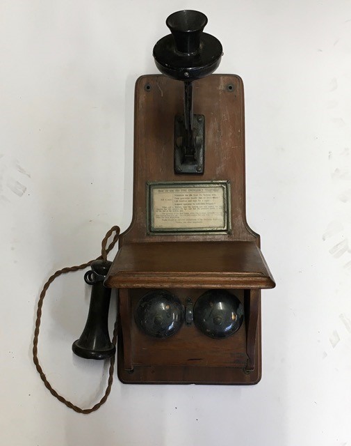 An early 20th cent oak wall mounted telephone - Image 11 of 15