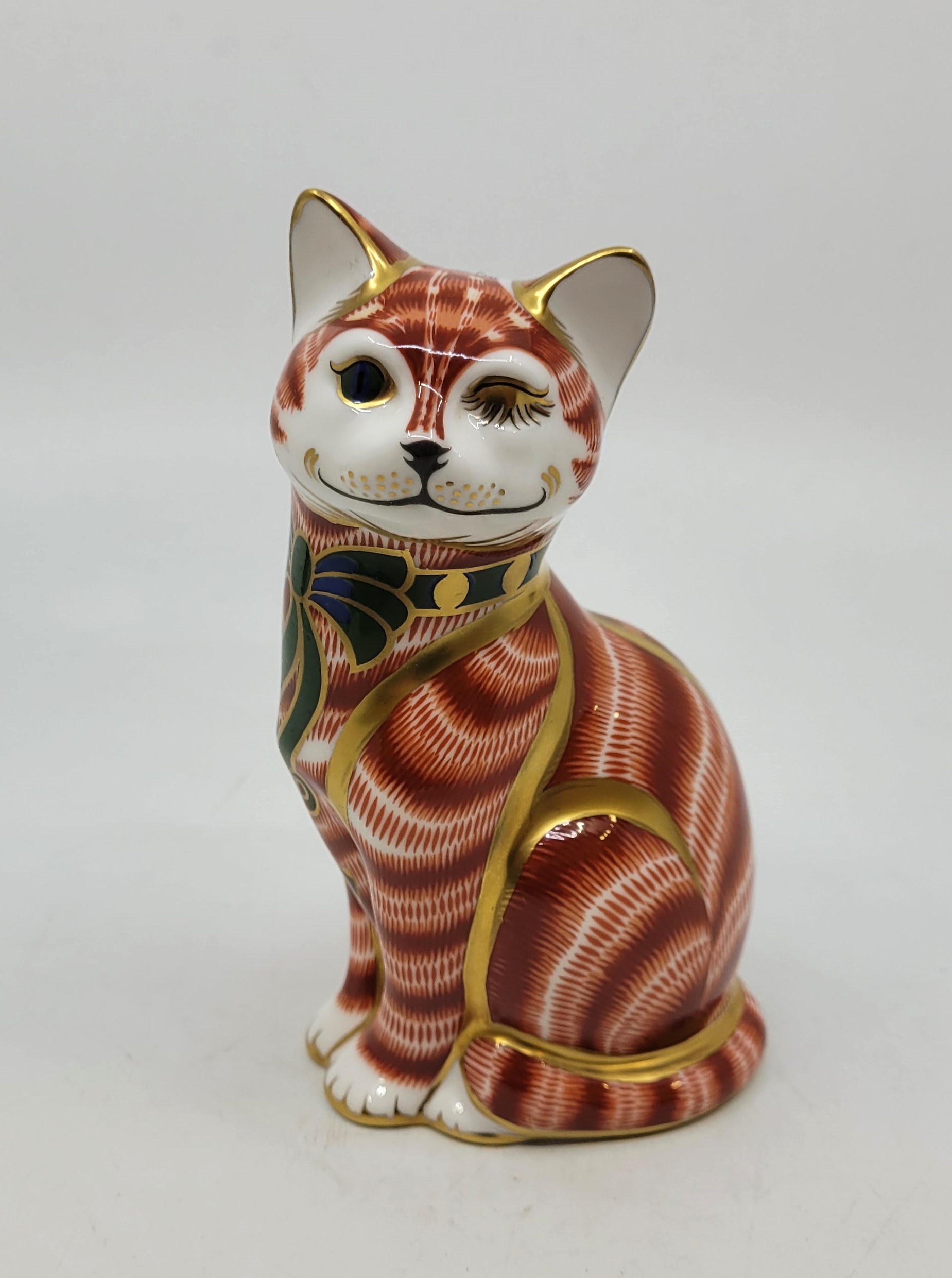 A Royal Crown Derby paperweight: Cheshire Cat, commissioned by John Sinclair, limited edition 137/ - Image 6 of 12