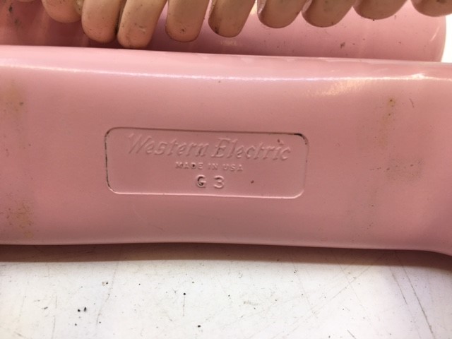 A vintage pink bell telephone (WESTERN ELECTRIC) (C/D, 500, 1-59) - Image 3 of 4