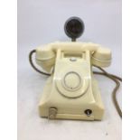 A vintage white bell telephone (L. 1156007, SPECIAL)