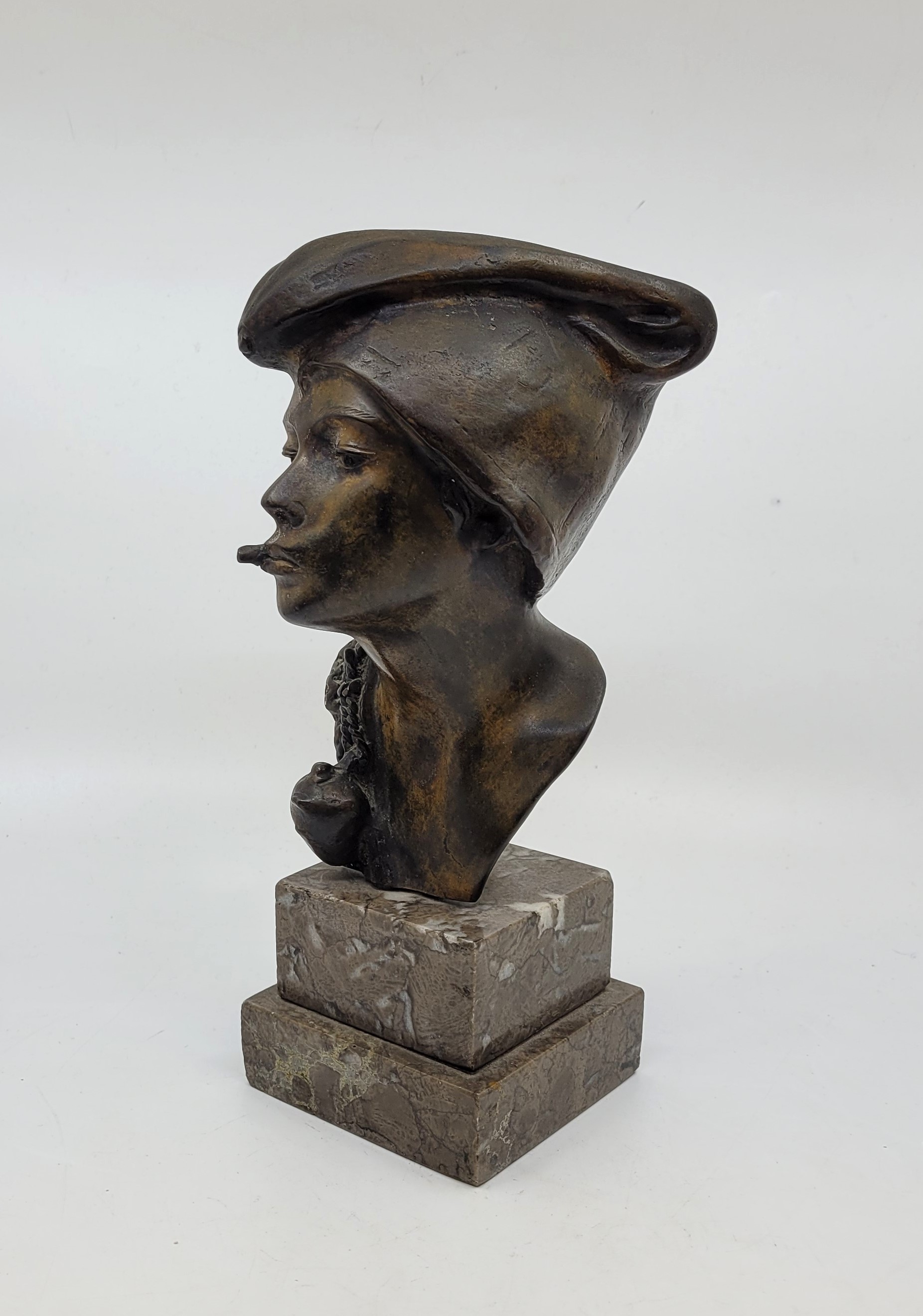 Giovanni De Martino (Naples 1870-1935), a bronze bust, signed, mounted to stepped marble base, - Image 5 of 18
