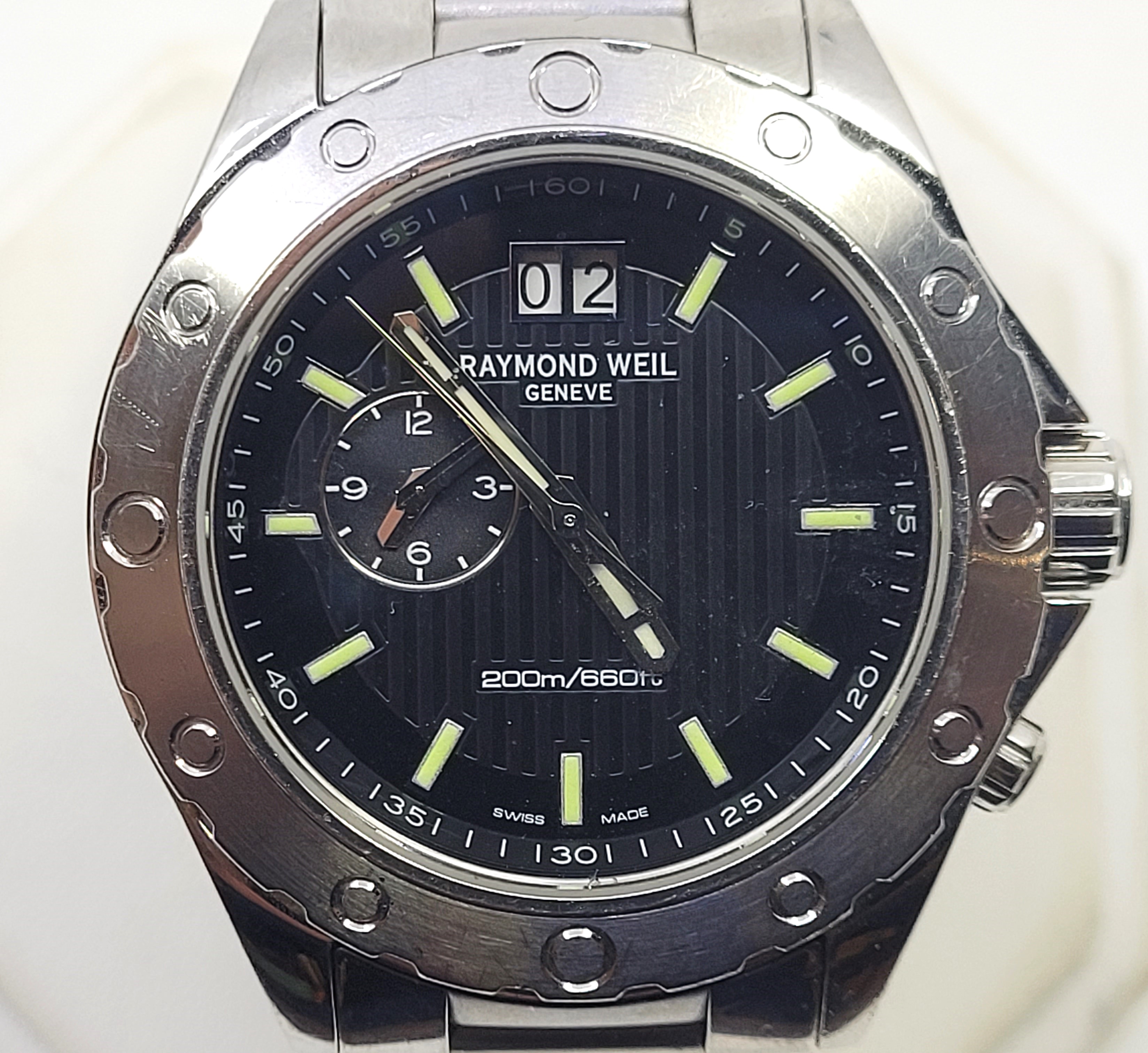 A Raymond Weil 8200 gentleman's stainless steel quartz bracelet watch, having signed black - Image 2 of 39