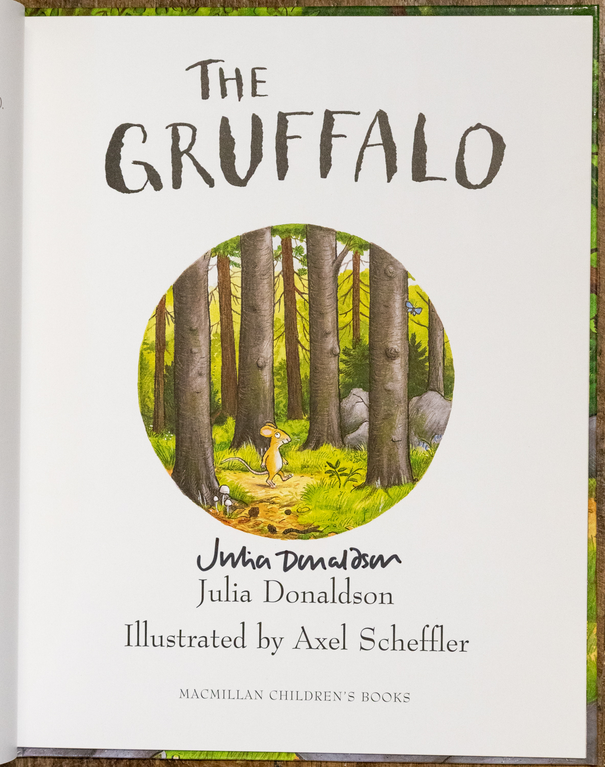 DONALDSON, Julia & SCHEFFLER, Axel (Illus.). The Gruffalo, first edition, later printing, SIGNED - Image 2 of 3
