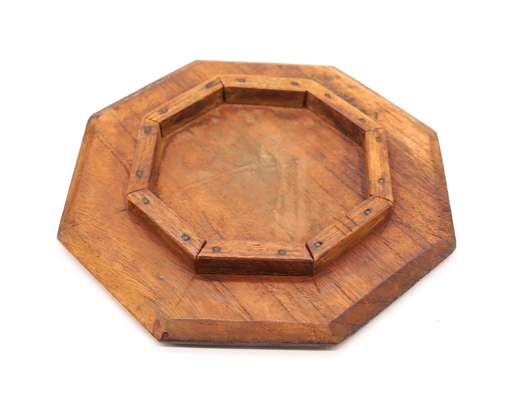 A Indian carved miniature table/stand in hardwood. - Image 3 of 4