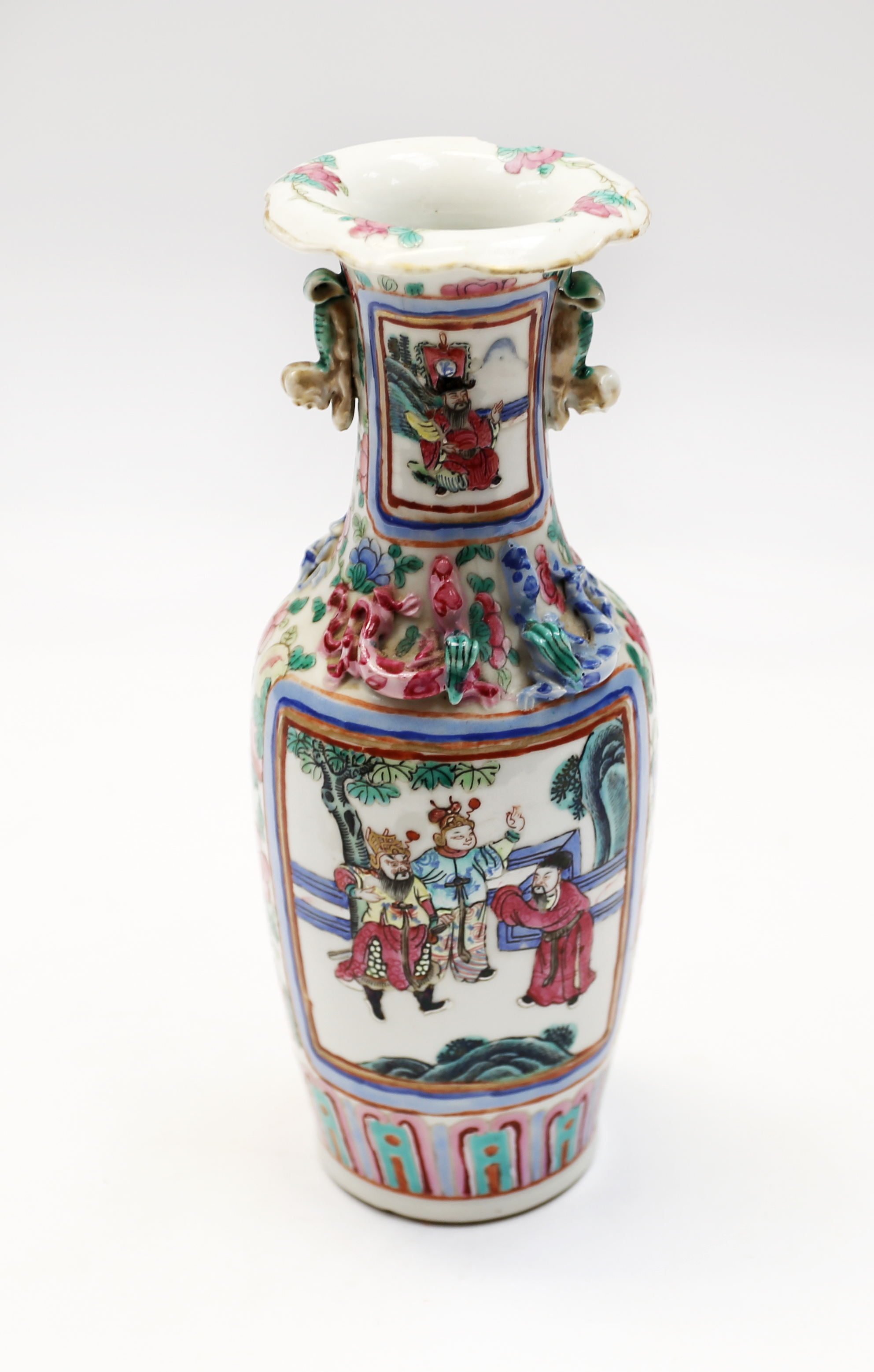 A collection of Chinese and Japanese porcelain items to include vases, pots and dishes along with - Image 4 of 12