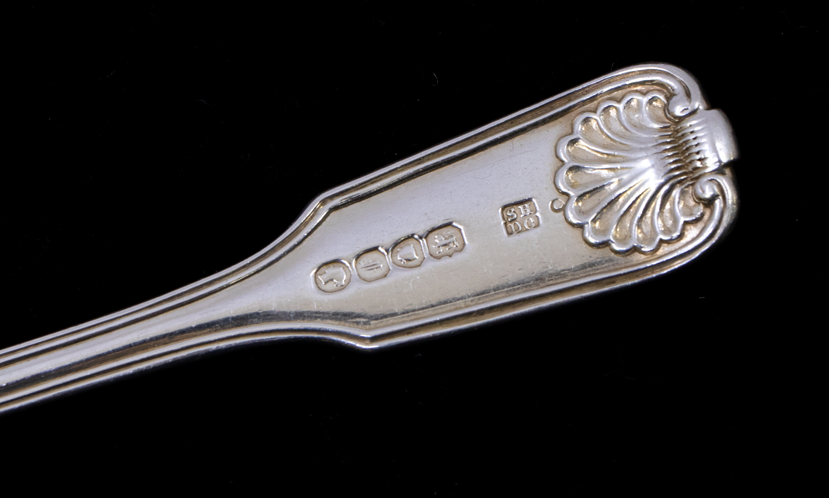 A set of six Victorian silver dessert spoons in the fiddle, thread and shell pattern, each - Image 2 of 4