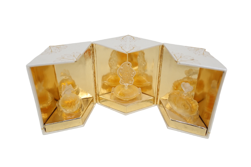 Lalique France ultimate collection of miniatures, 3 x 15ml, 2003 "Butterfly", 2004 "Deux Coeurs", - Image 2 of 3