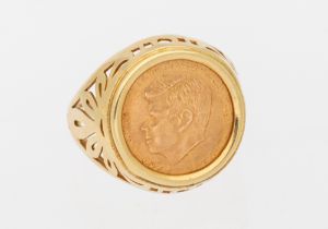 A John F Kennedy 1961-1963 commemorative gold coin within a 14ct gold pierced ring mount, ring