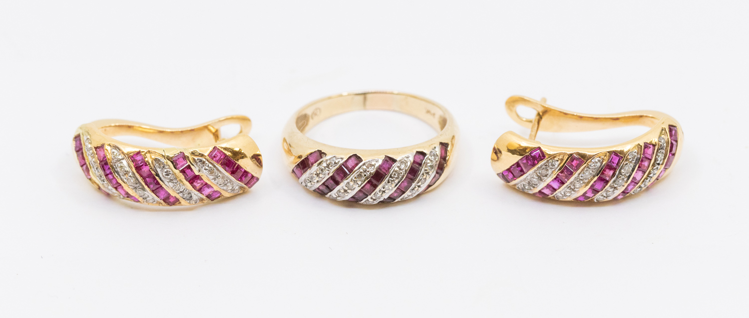 A ruby and diamond 14ct gold ring and earrings set, the boule ring comprising alternate diagonal