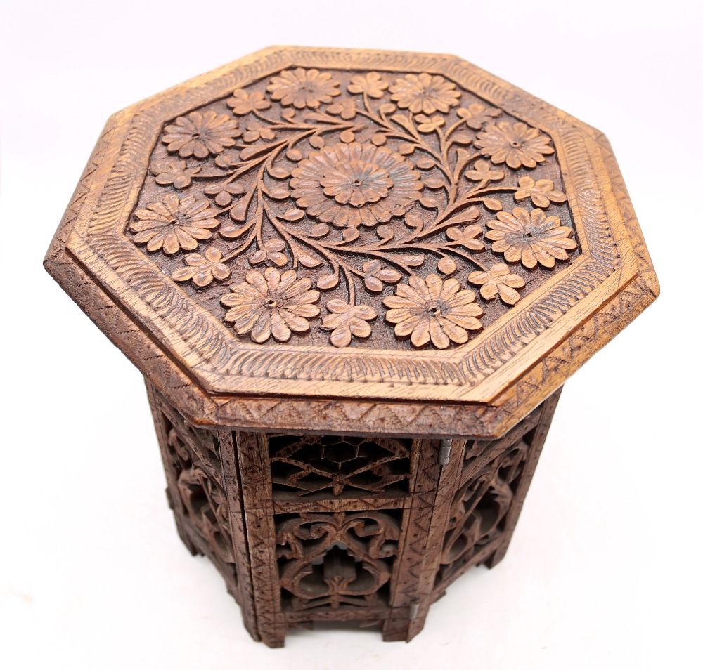 A Indian carved miniature table/stand in hardwood. - Image 2 of 4