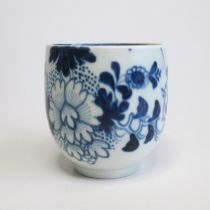 A Liverpool cup with with bird and flower pattern Circa 1776 Diameter 6cm, height 6.5cm Condition;