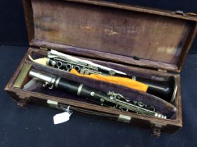 A Paxmun clarinet in case.