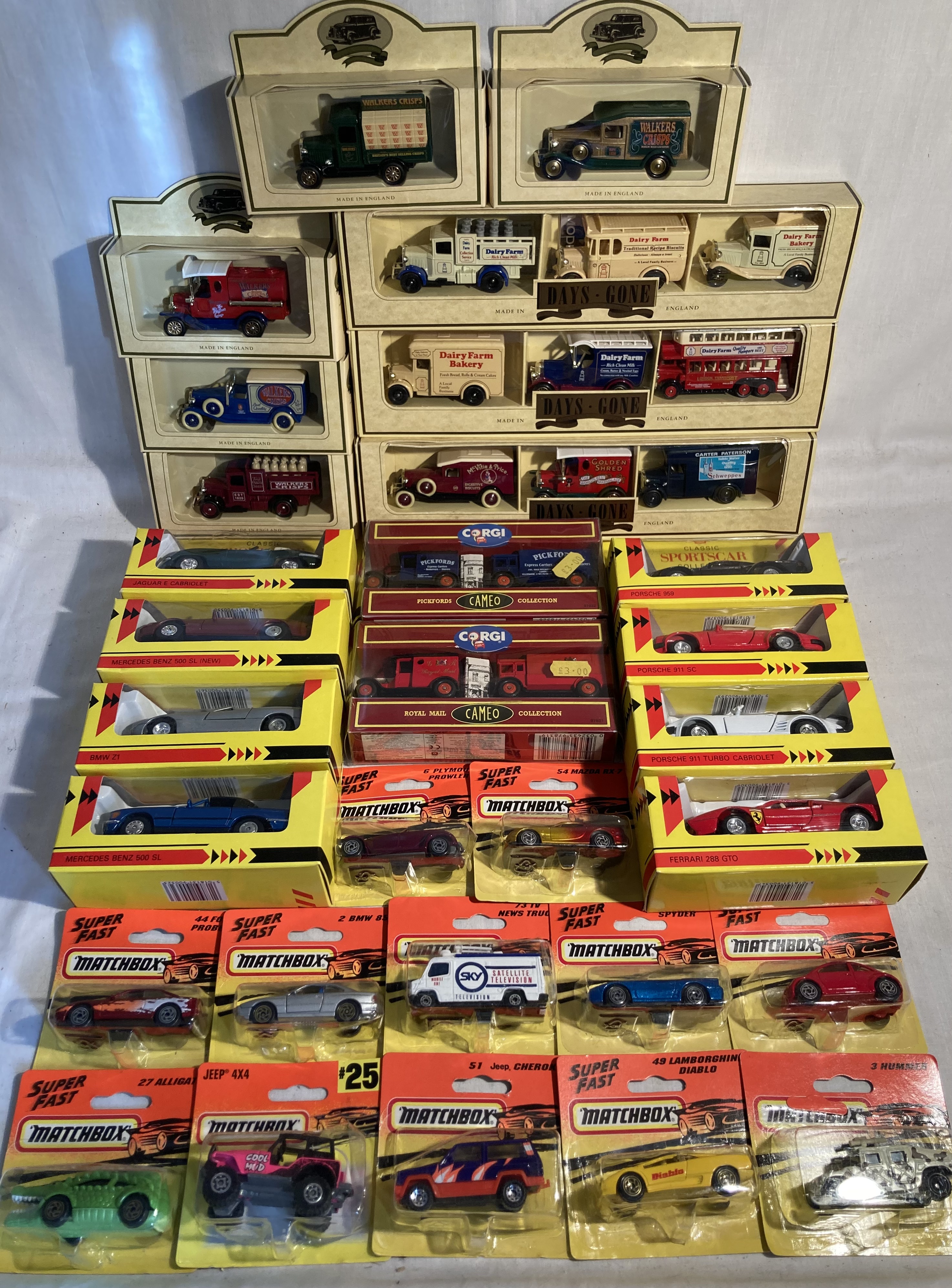 Diecast: A collection of assorted diecast to include: Lledo gift sets and single vehicles, Matchbox