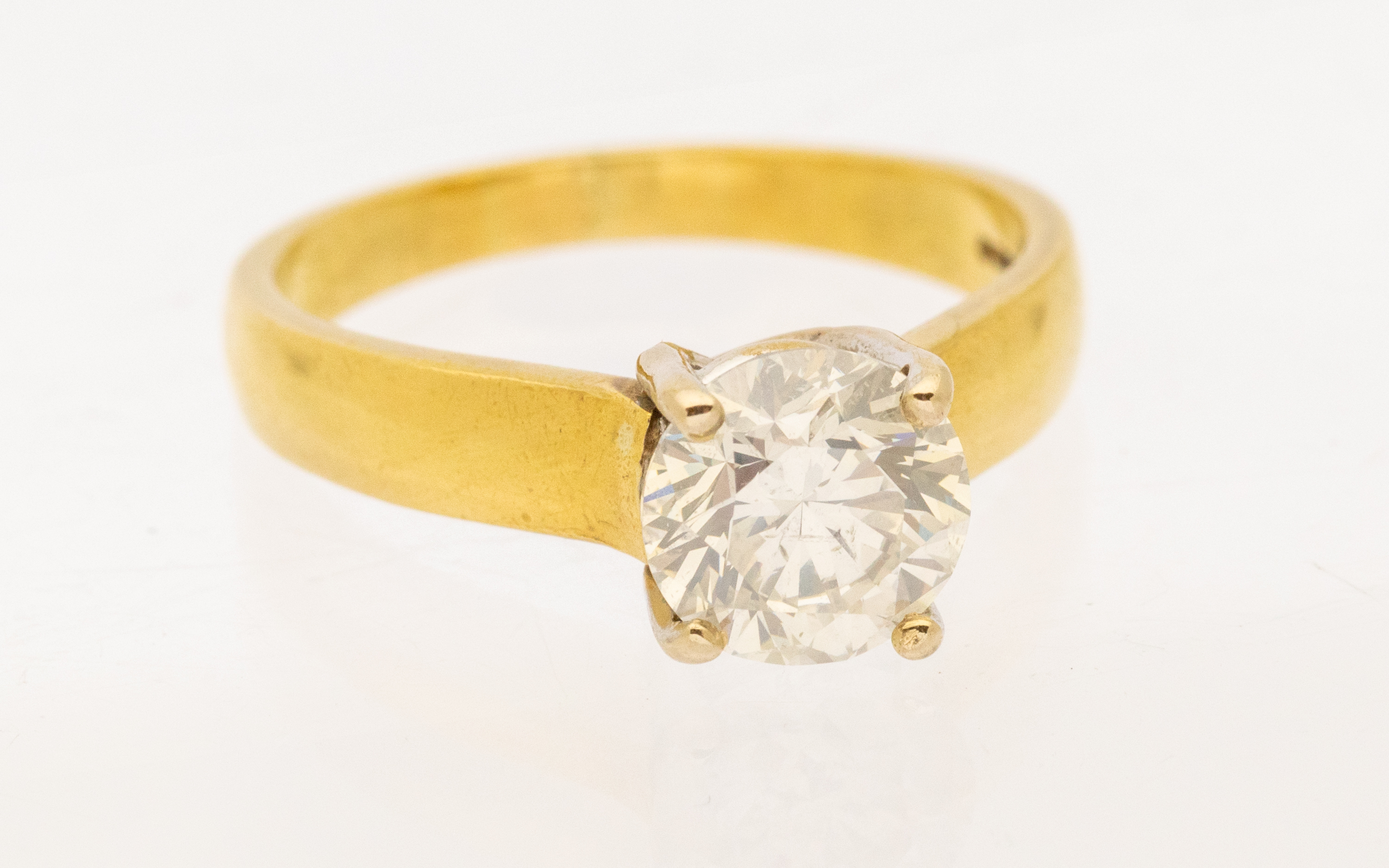 A 1.50 carat diamond and 18ct gold solitaire ring, comprising a round brilliant cut diamond weighing - Bild 4 aus 6