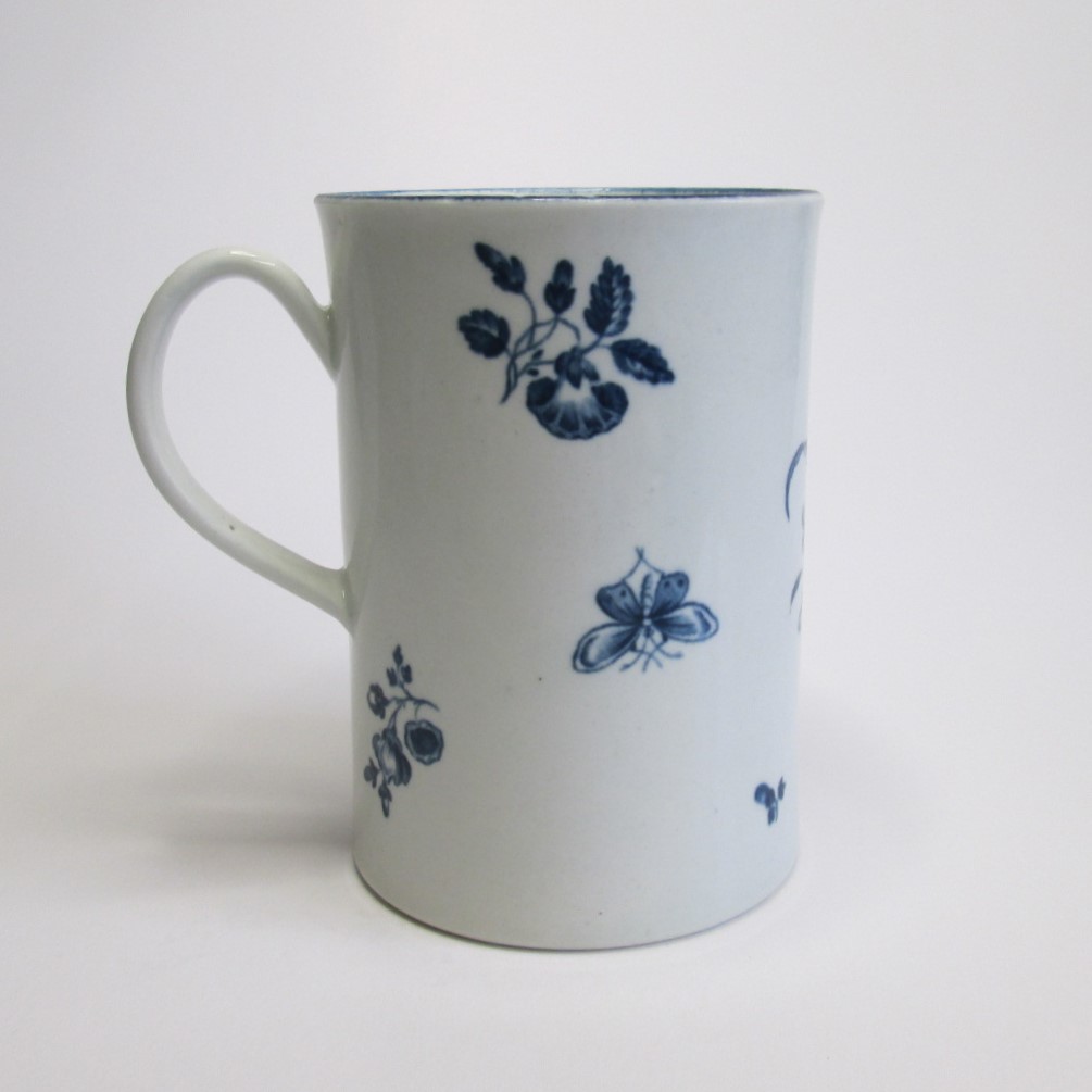 A Worcester cylindrical mug gillyflowers pattern Circa 1770 Diameter 10cm, height 14cm Condition; no - Image 3 of 4