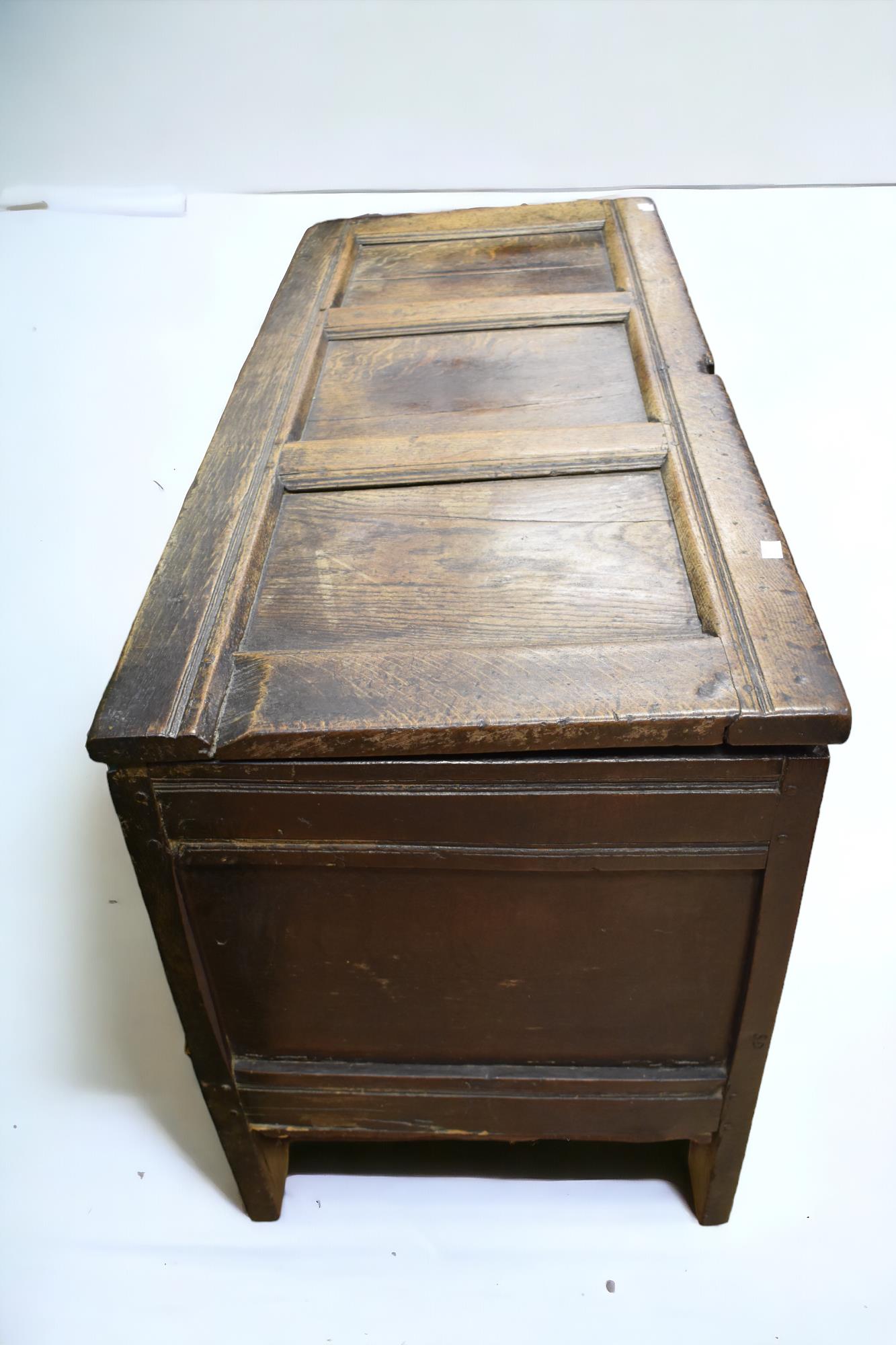 A mid 17th English solid oak coffer, originating from the West Midlands area, comprising of three - Image 8 of 8