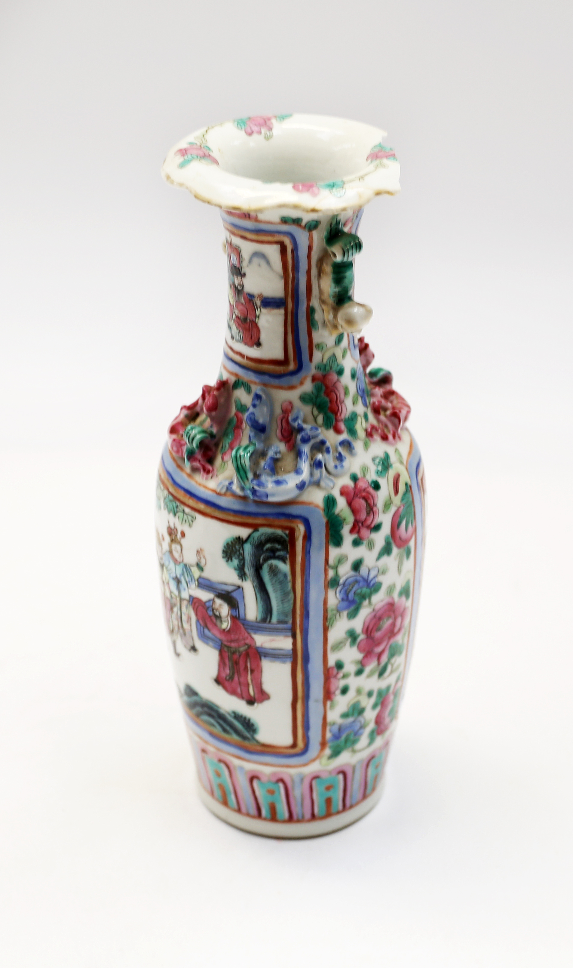 A collection of Chinese and Japanese porcelain items to include vases, pots and dishes along with - Image 3 of 12