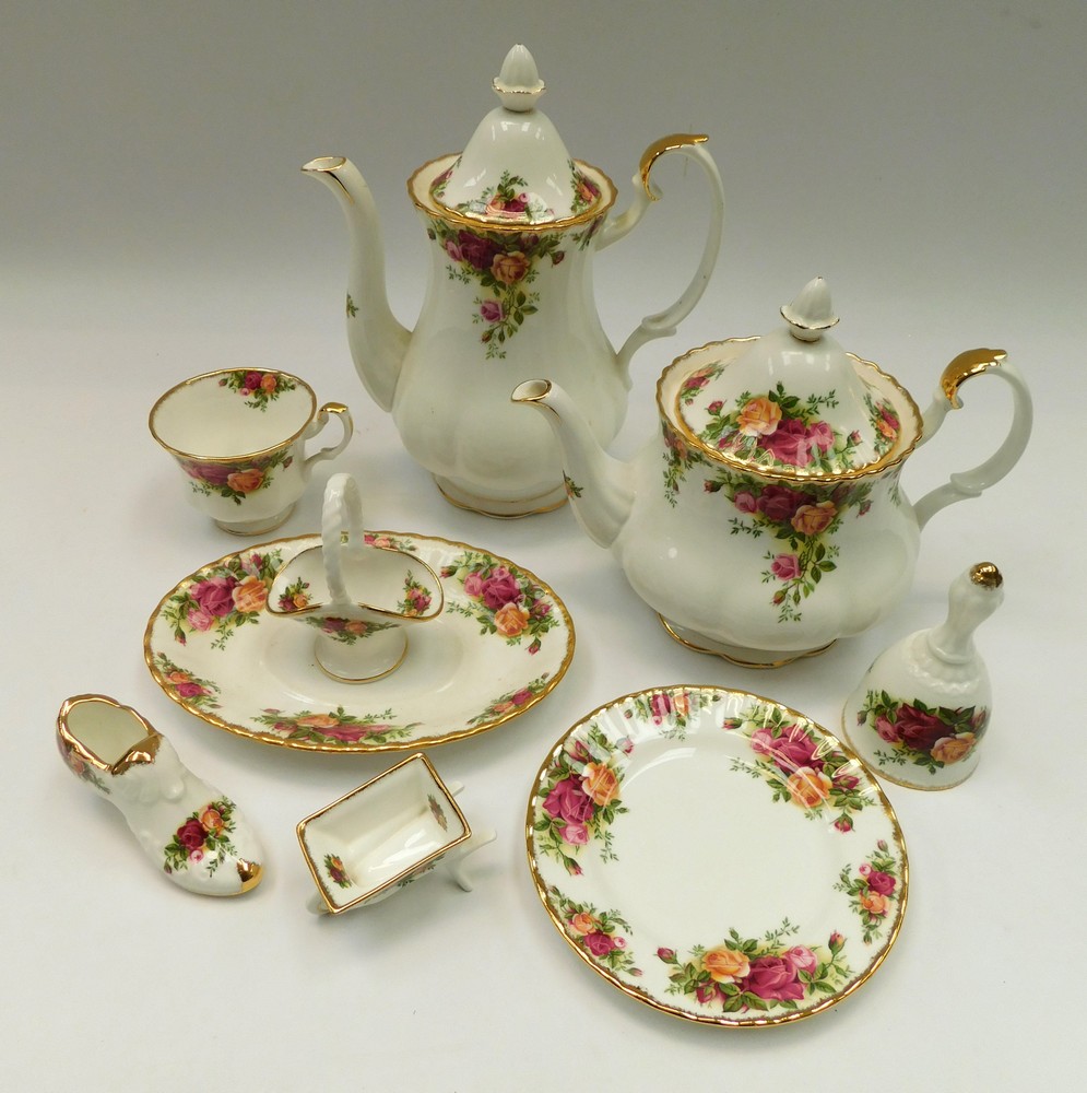 A collection of mixed Royal Albert 'Old Country Roses' ceramics to include Teapot , Coffee pot ,