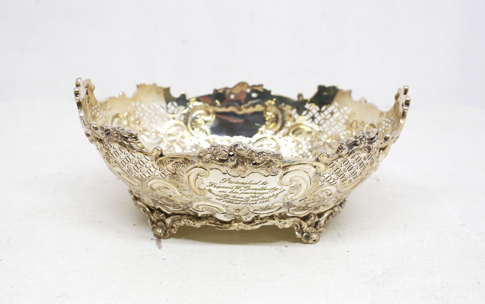 Irish Interest: a large early 20th Century silver plate presentation tray, moulded floral, foliage - Image 5 of 9