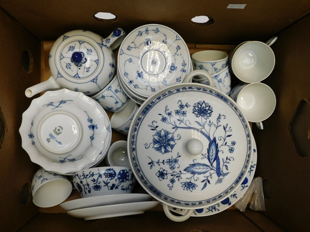 A collection of Royal Copenhagen and Weiden West German porcelain dinner and tea wares, most in good - Image 3 of 4