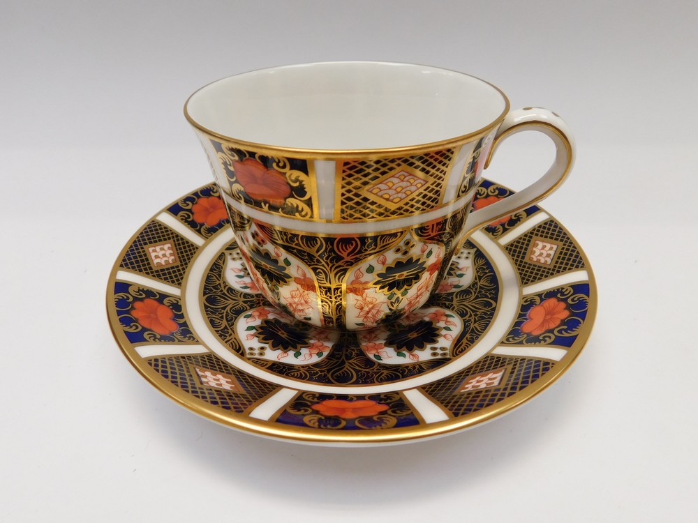 Royal Crown Derby 1128 imari tea/coffee set to include tea/coffee pot, cream, sugar bowl, six cups - Image 3 of 4