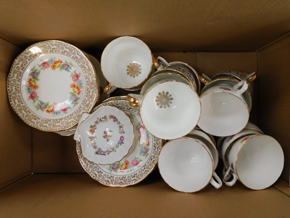 A mixed collection of ceramics to include; small quantity of Royal Albert 'Old Country Roses', - Image 3 of 5