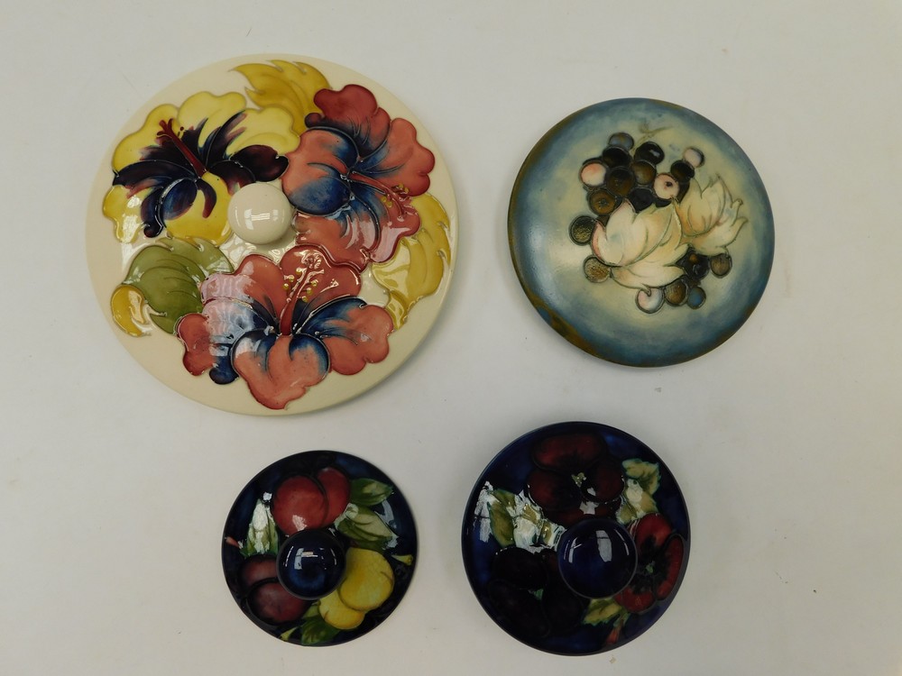 A Moorcroft Saltglaze Leaf & Berry powder bowl cover c1935 together with a Moorcroft Pansy tobacco - Image 2 of 3