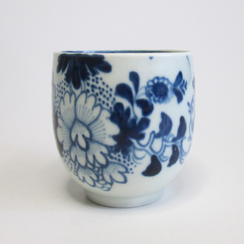 A Liverpool cup with with bird and flower pattern Circa 1776 Diameter 6cm, height 6.5cm Condition; - Image 2 of 5
