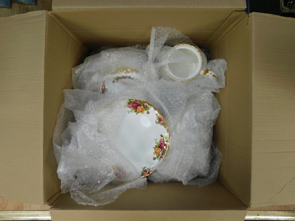 A Royal Albert Old Country Roses tea service and part-dinner service , to include teapot , sugar , - Image 2 of 2