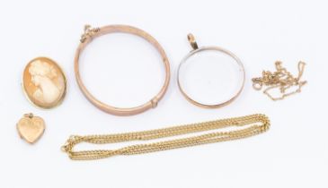 A weighable 9ct rose gold bangle, a 9ct gold trace link chain, width approx 2mm, fine 9ct gold