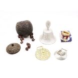 A collection of small collectors items to include coconut bowl with lid, horse brass bell and