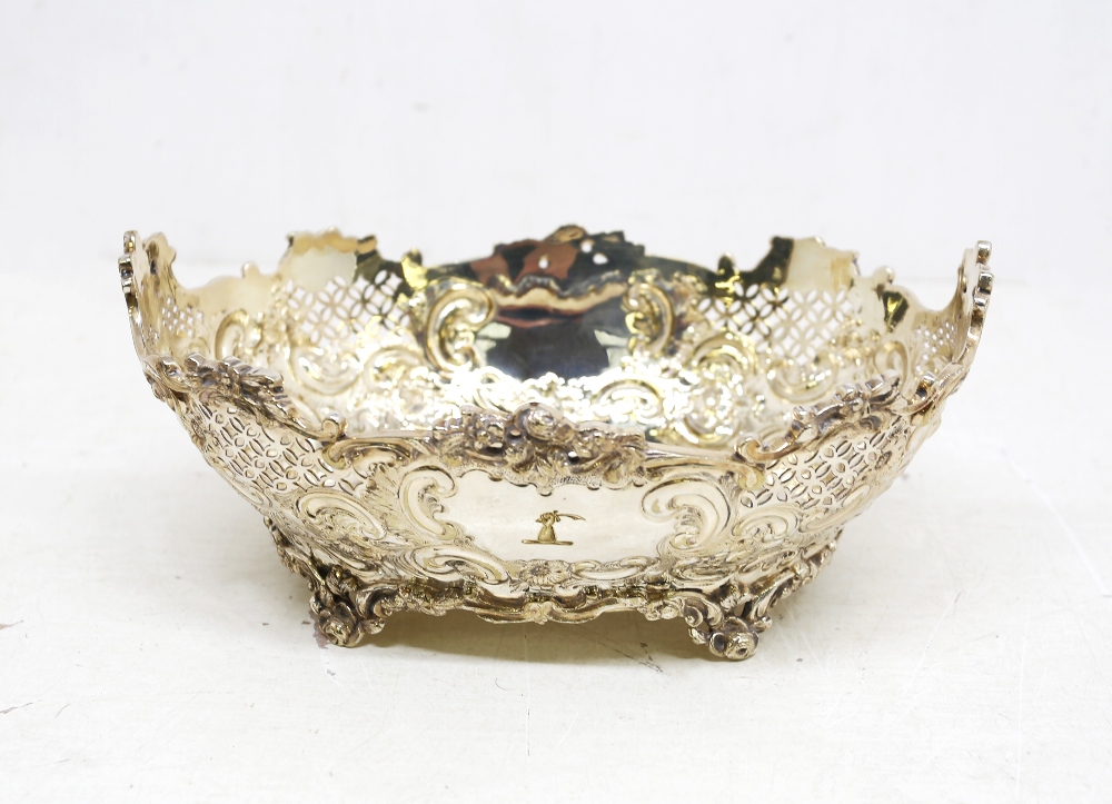 Irish Interest: a large early 20th Century silver plate presentation tray, moulded floral, foliage - Image 4 of 9