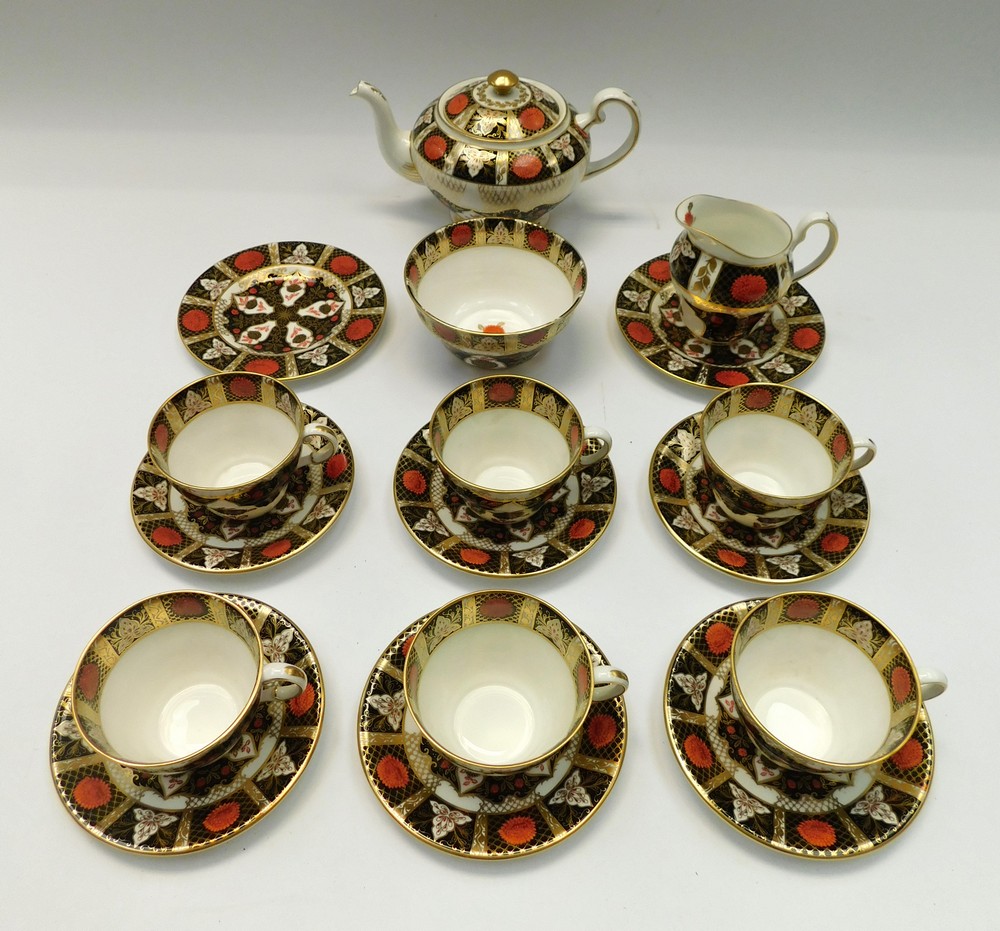 An Abbeydale part-tea service: 6 cups and saucers, 2 side plates, teapot, milk and sugar.