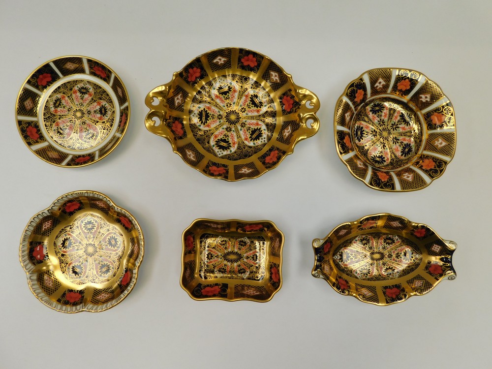 Royal Crown Derby 1128 imari dishes and pin dishes, six in all, 1st quality. - Image 2 of 3