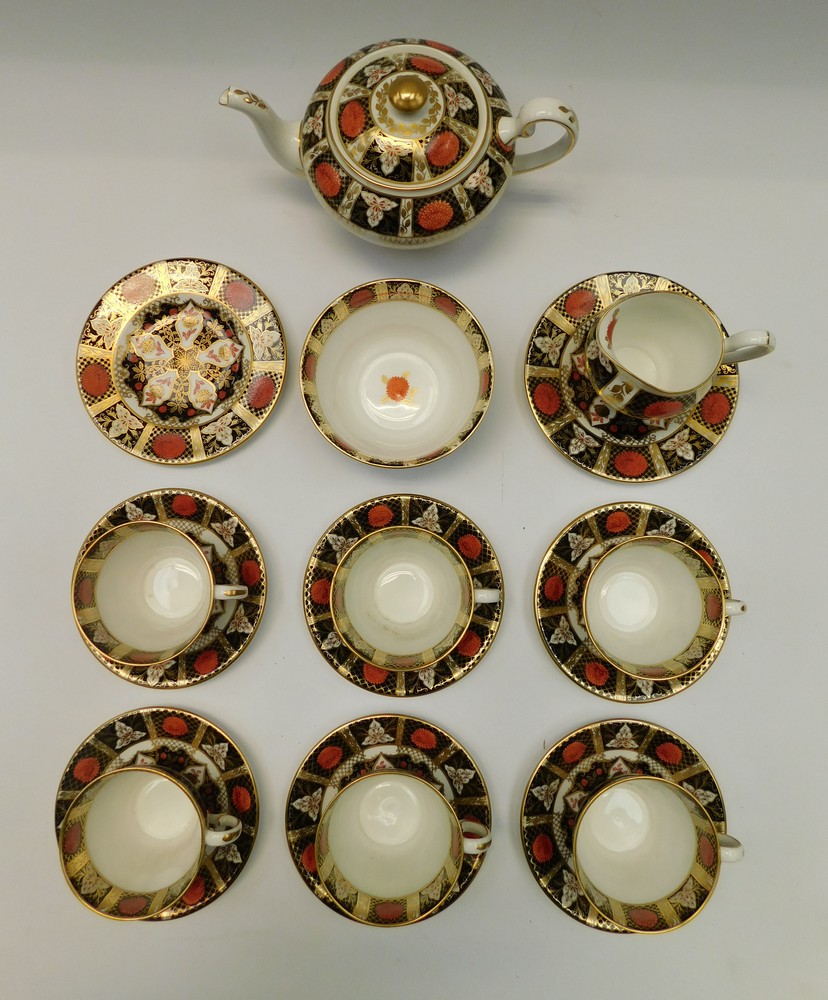 An Abbeydale part-tea service: 6 cups and saucers, 2 side plates, teapot, milk and sugar. - Image 3 of 3