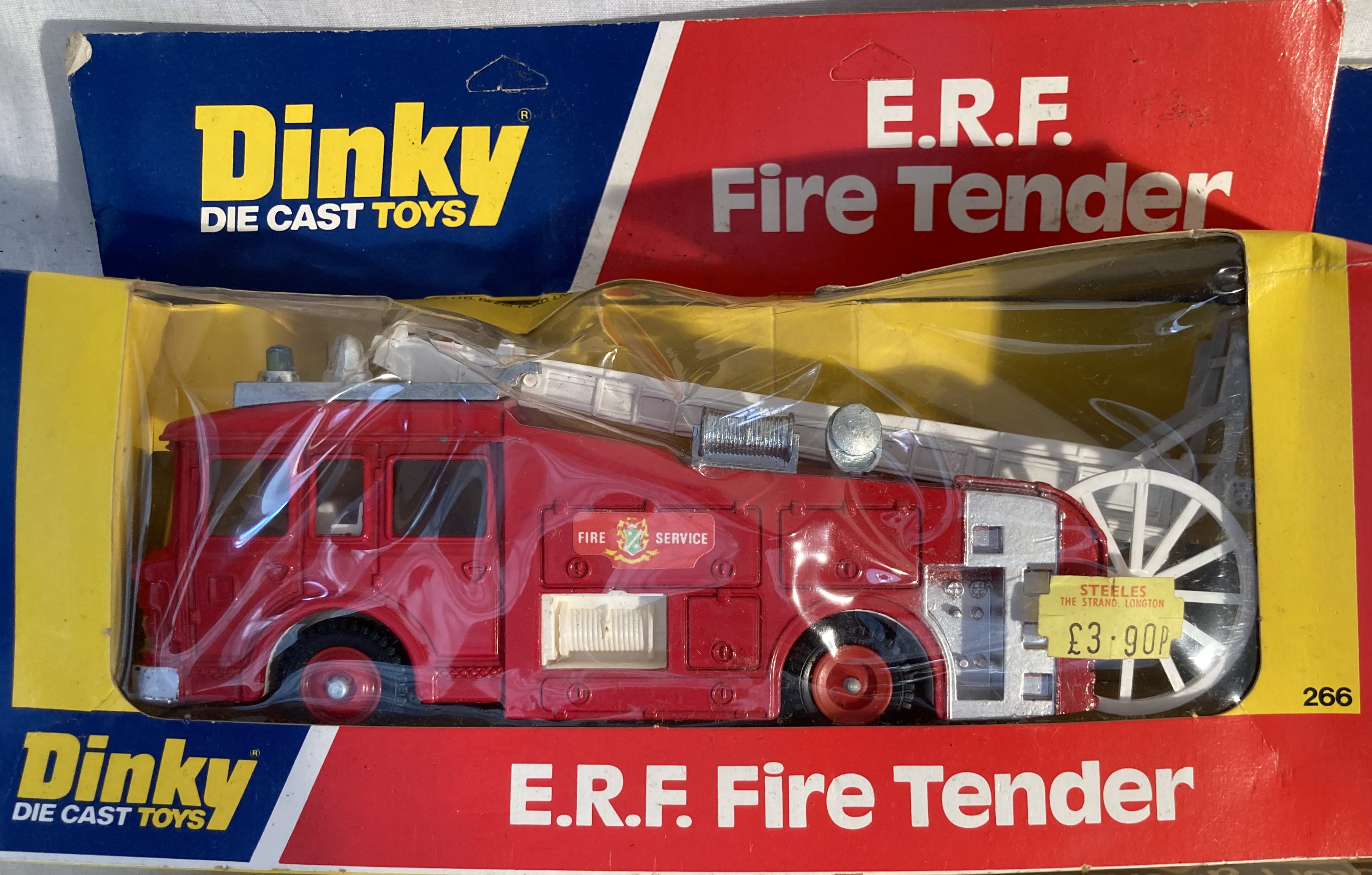 Dinky: A collection of assorted Dinky Toys to include: Command Squad Set, ERF Fire Tender, Ford - Image 2 of 8