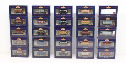 Bachmann: A collection of twenty-five assorted boxed Bachmann, OO Gauge rolling stock. General