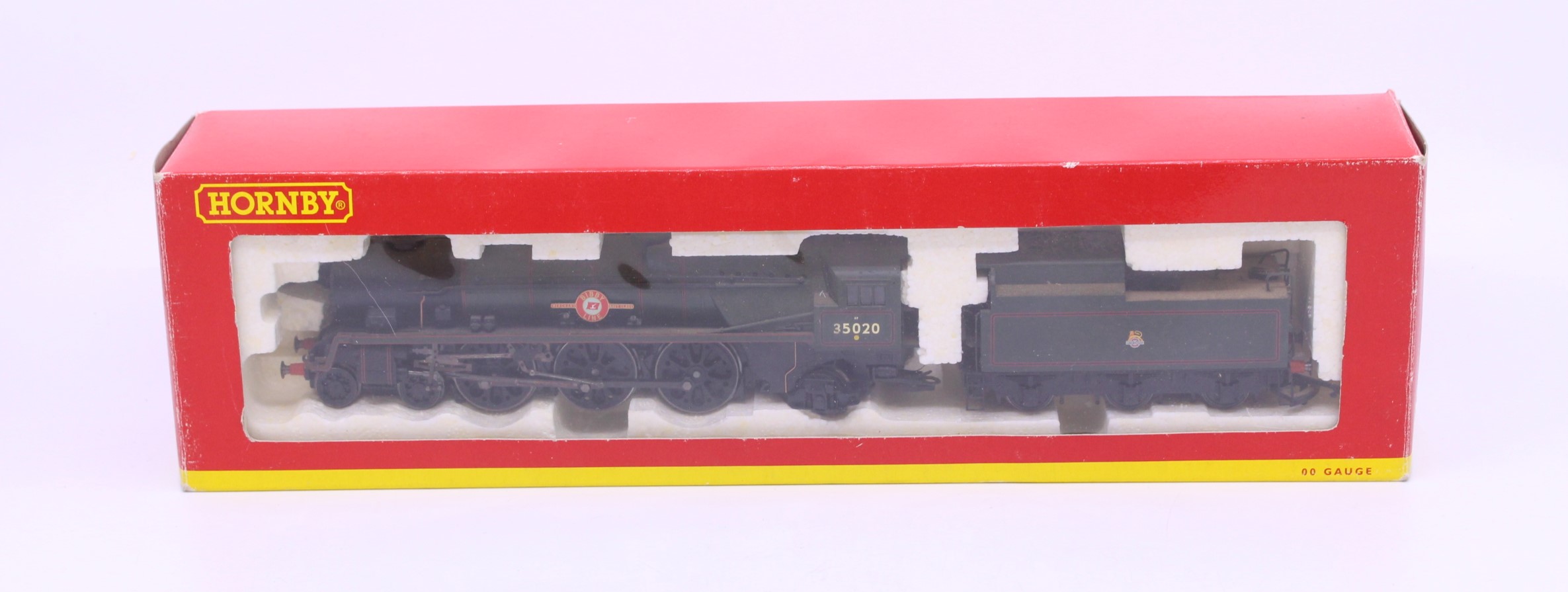 Hornby: A boxed Hornby, OO Gauge, BR 4-6-2 35020 'Bibby Line' Merchant Navy Class Locomotive and - Image 2 of 3
