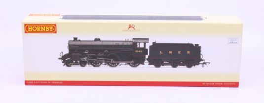 Hornby: A boxed Hornby, OO Gauge, LNER 4-6-0 Class B1 'Roedeer', Reference R2998. Original box,