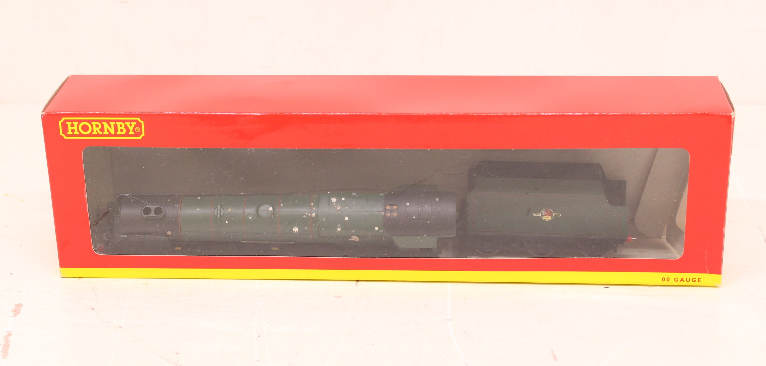 Hornby: A boxed Hornby, OO Gauge, BR 4-6-2 Duchess Class 8P 'City of Sheffield' locomotive and - Image 4 of 4