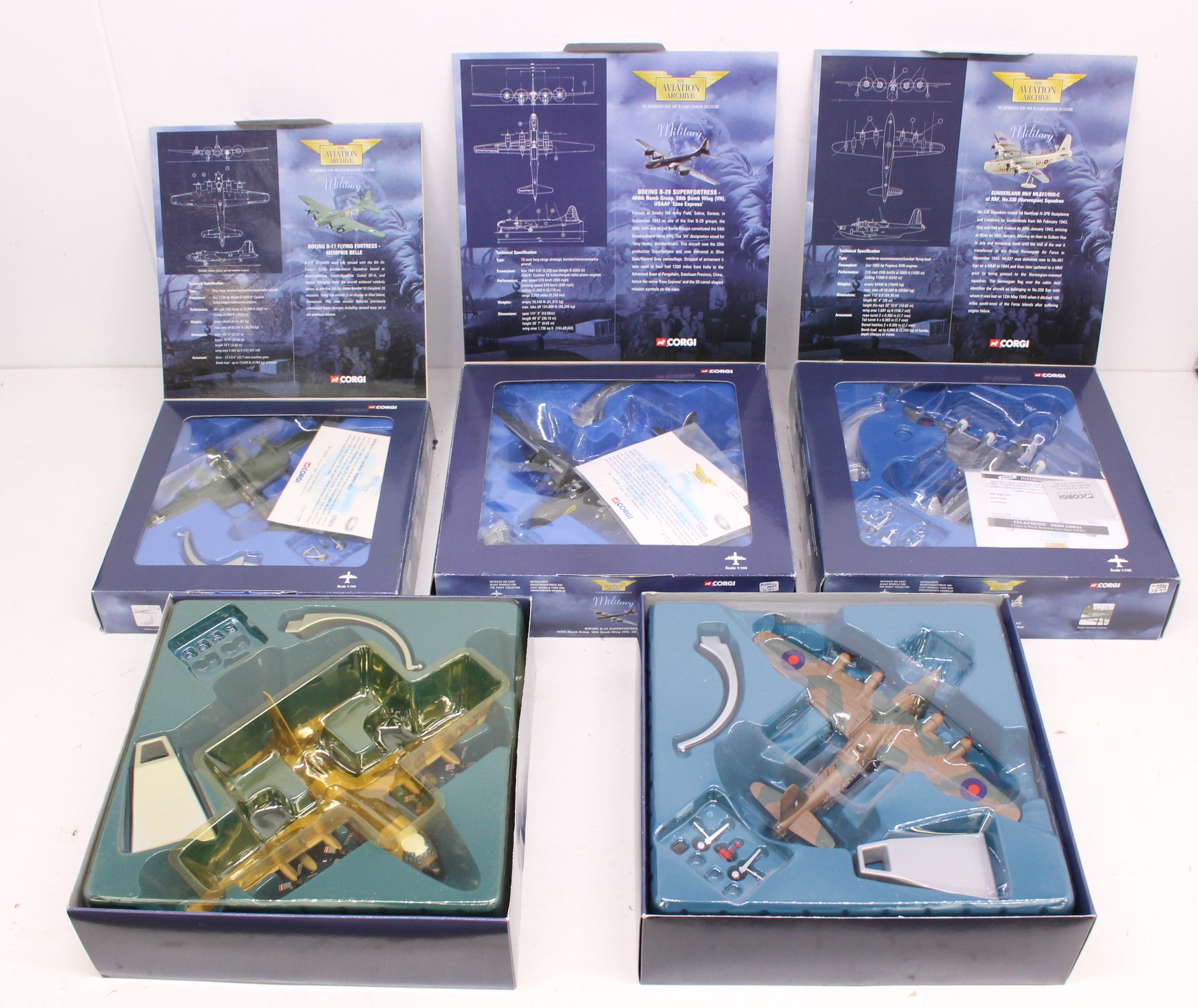 Corgi: A collection of five boxed Corgi: The Aviation Archive vehicles to include references: - Image 2 of 2