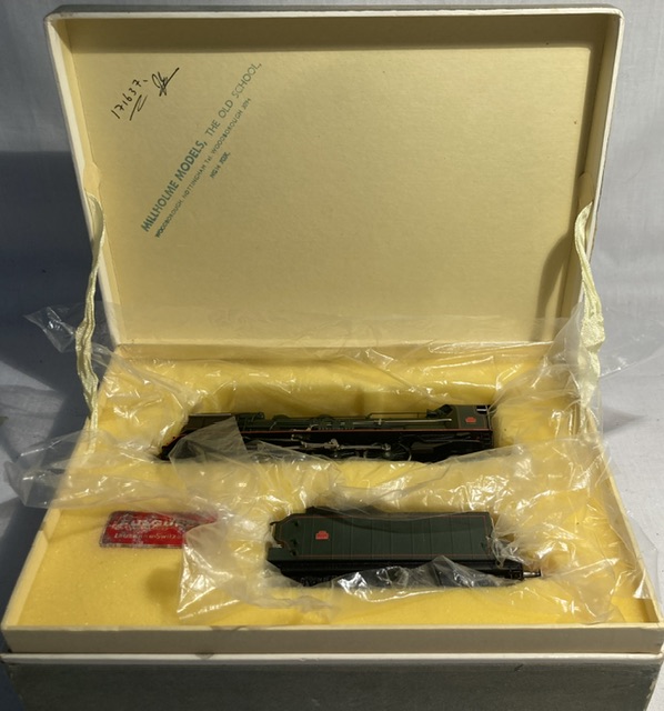 Fulgurex: A boxed HO Scale, Fulgurex, S.N.C.F. 231G 4-6-2 locomotive and tender. Contents in very